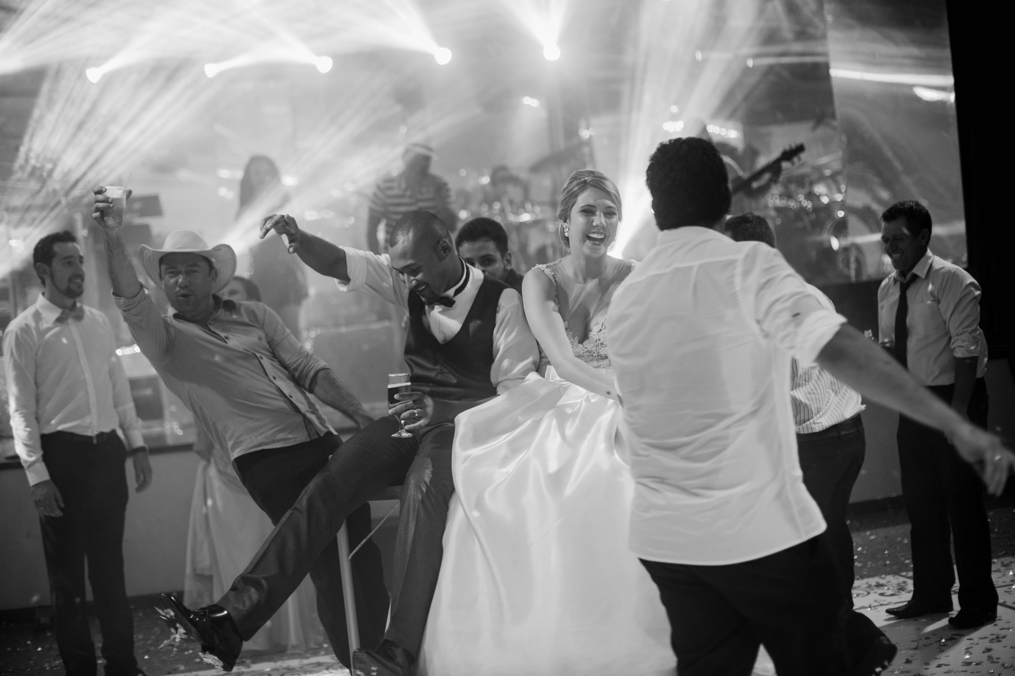 Casamento da Mirian do Jariel fotografado por Lorran Souza e Léia Sotile - Em Palotina PR - Banda Biografia JM-5621