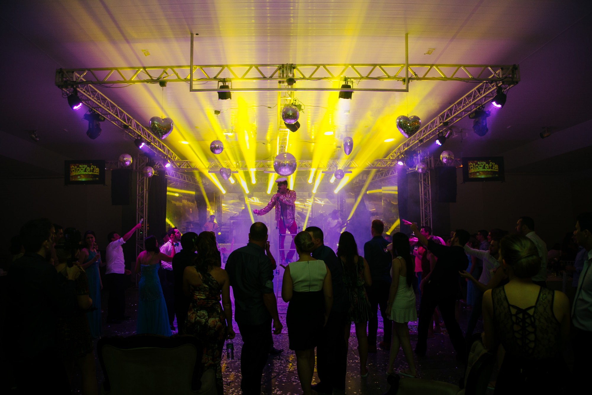 Casamento da Mirian do Jariel fotografado por Lorran Souza e Léia Sotile - Em Palotina PR - Banda Biografia JM-5988