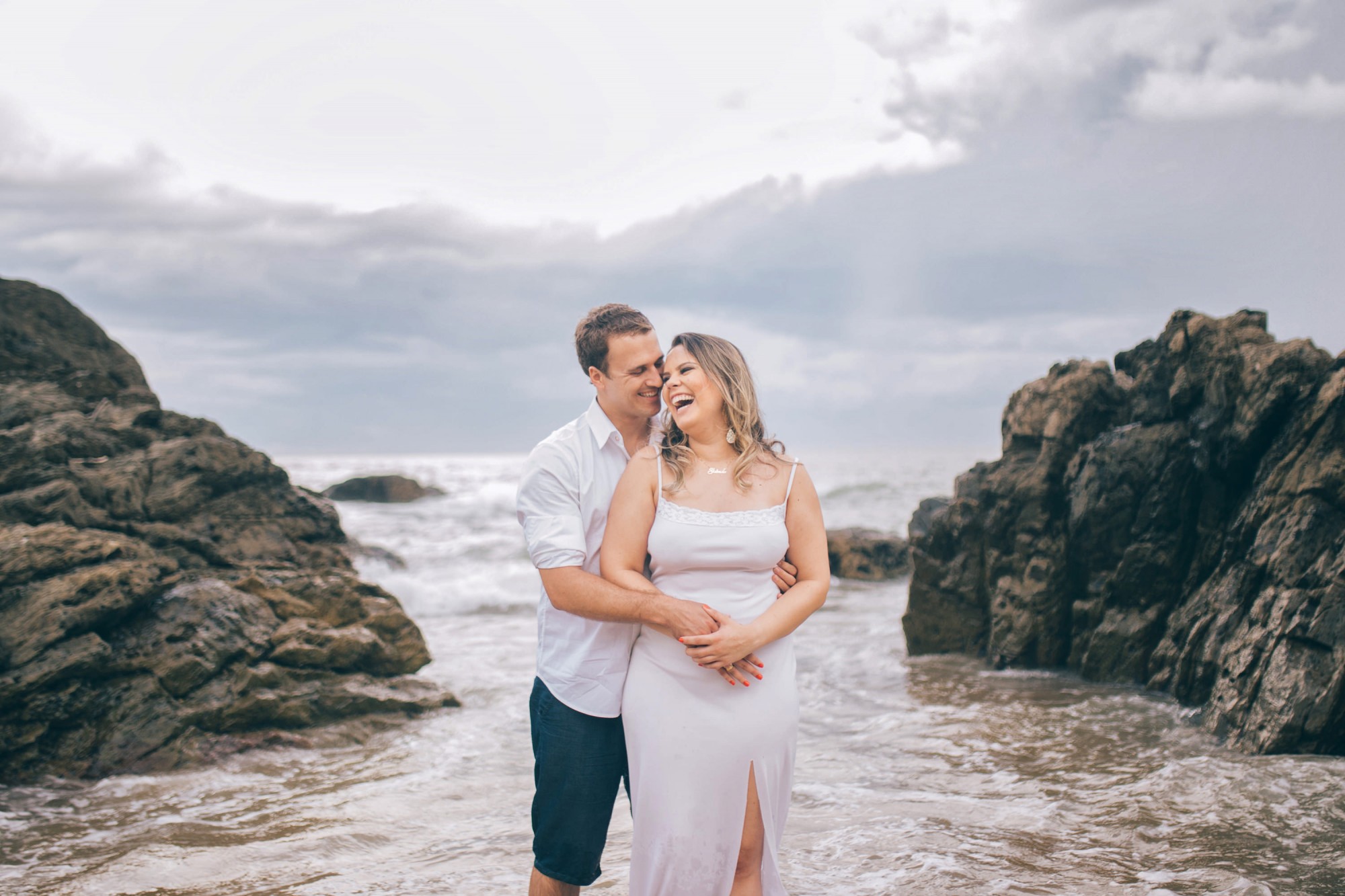 Ensaio de pré casamento na praia de balneario camburiu com Rodrigo Tartaro e Gabriela Vieira por Lorran Souza e Léia Sotile - fotografos de casamentos - GR-441