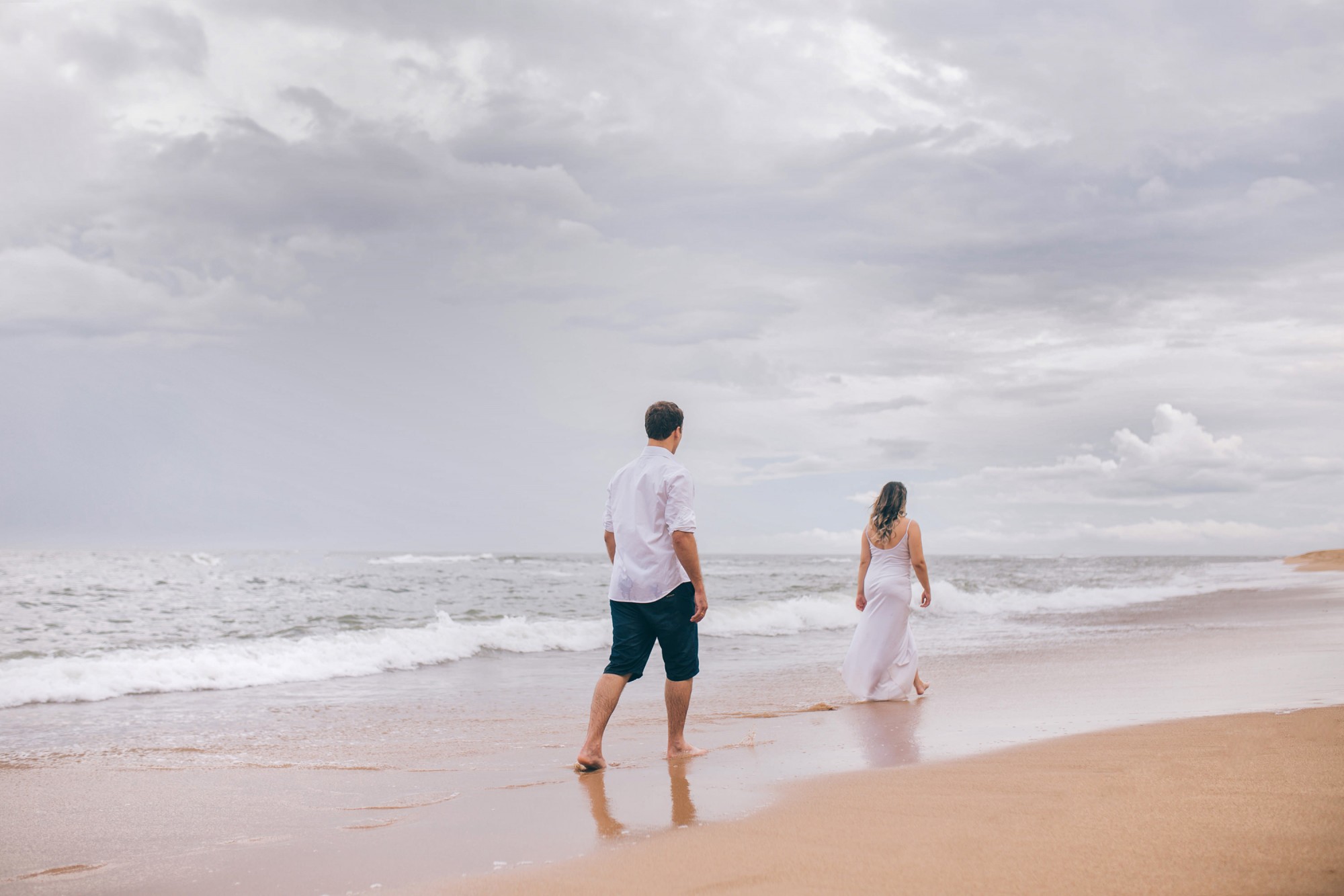 Ensaio de pré casamento na praia de balneario camburiu com Rodrigo Tartaro e Gabriela Vieira por Lorran Souza e Léia Sotile - fotografos de casamentos - GR-516