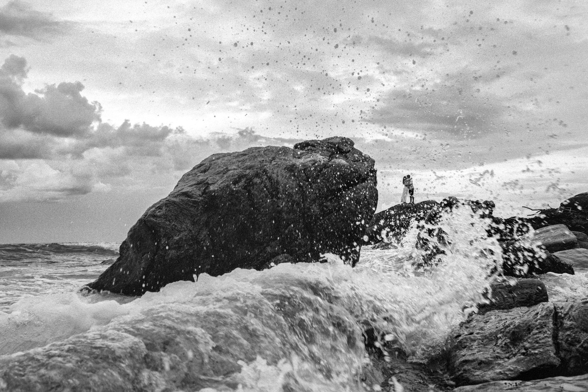 Ensaio de pré casamento na praia de balneario camburiu com Rodrigo Tartaro e Gabriela Vieira por Lorran Souza e Léia Sotile - fotografos de casamentos - GR-662