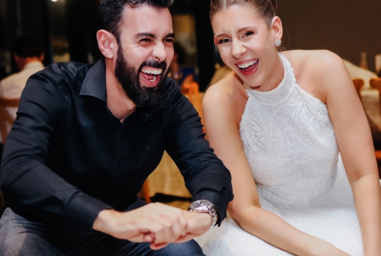 Alegria e Diversão em Casamento: Sorrisos e Emoções