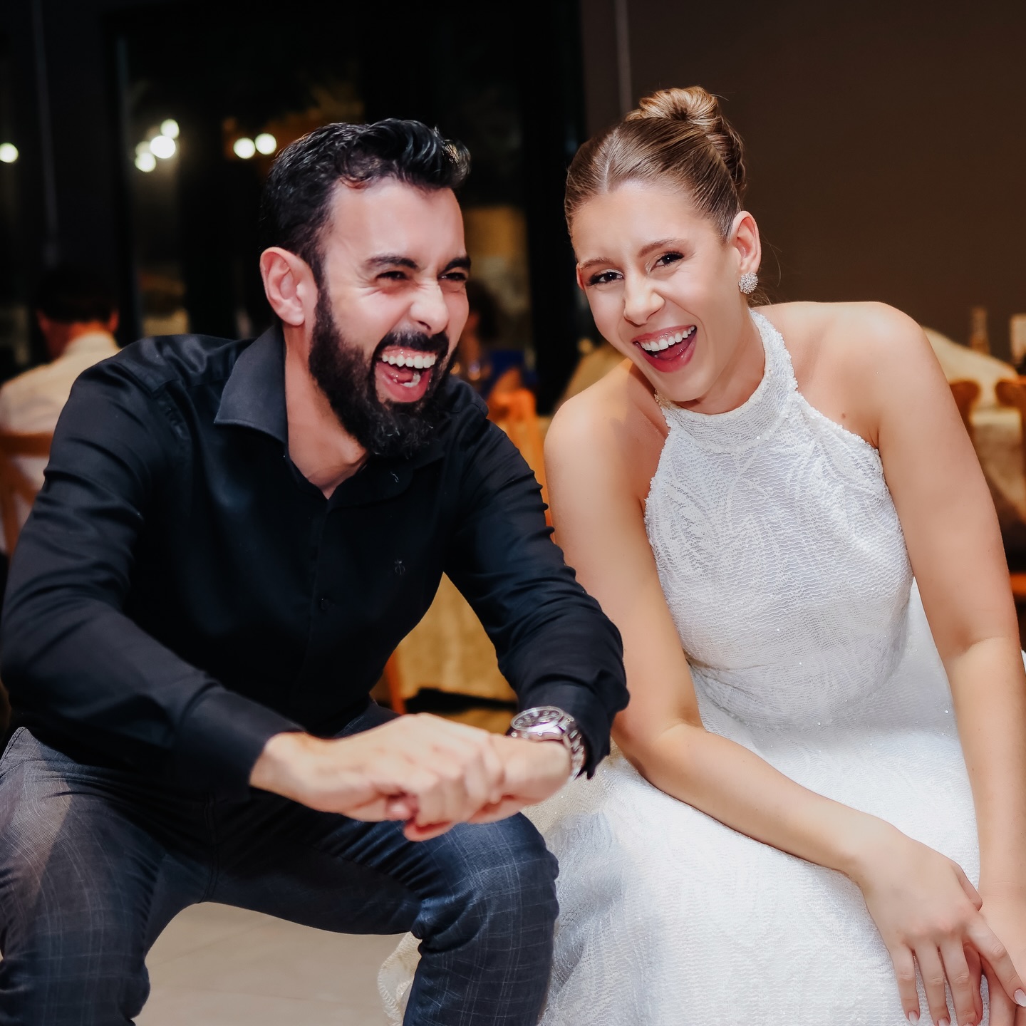 Alegria e Diversão em Casamento: Sorrisos e Emoções