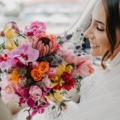 Buquê Colorido de Noiva em Casamento Alegre