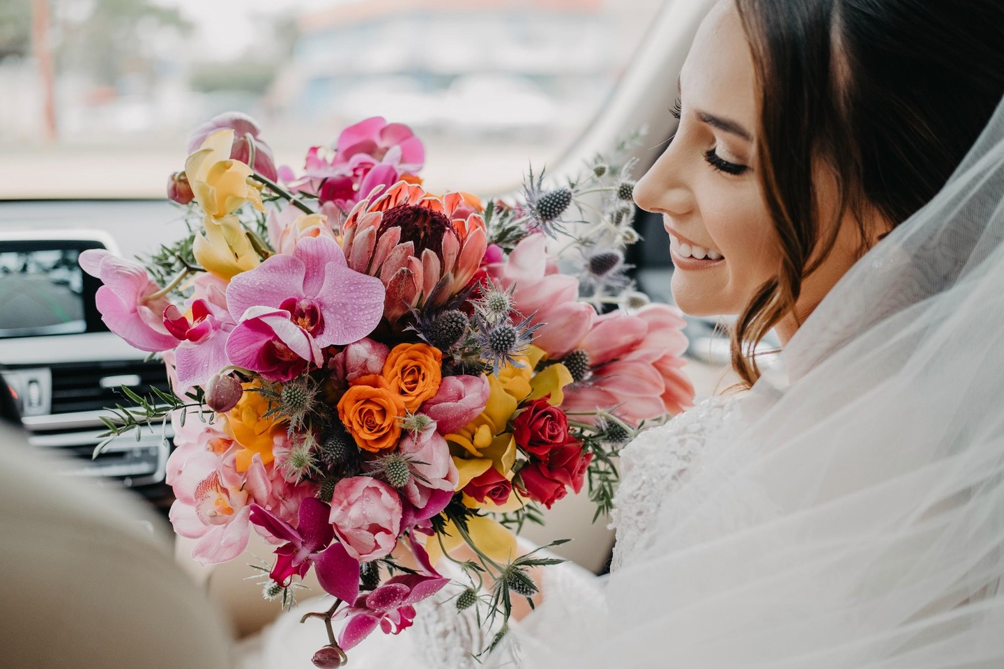 Buquê Colorido de Noiva em Casamento Alegre