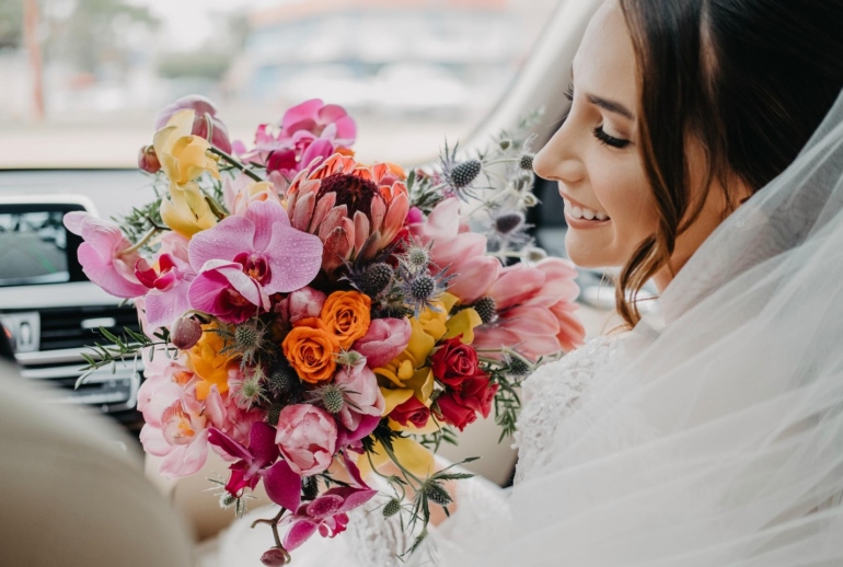 Buquê Colorido de Noiva em Dia de Casamento
