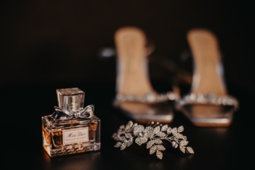 Detalhes Elegantes de Casamento com Miss Dior e Acessórios