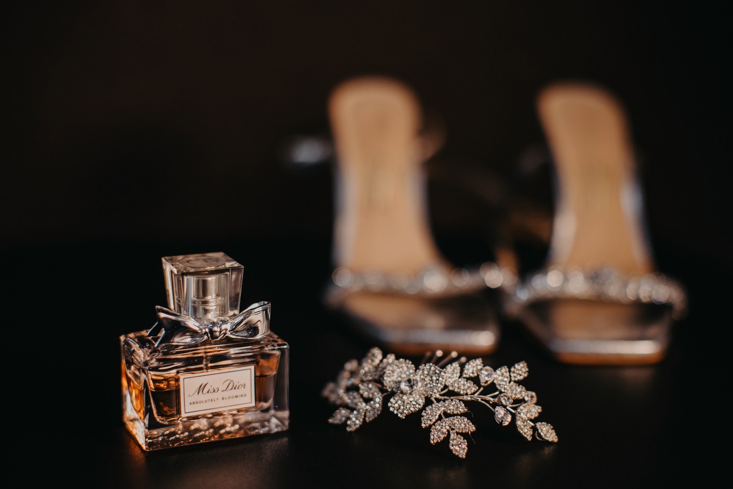 Detalhes Elegantes de Casamento com Miss Dior e Acessórios
