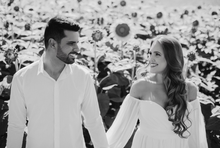 Ensaio de Casal em Campo de Girassóis