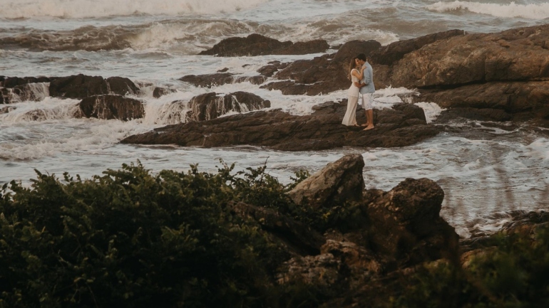 Ensaio de Casal em Pedra à Beira-Mar