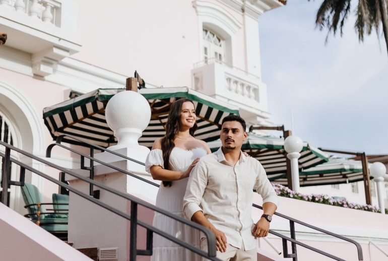 Ensaio de Casal em Ambiente Romântico
