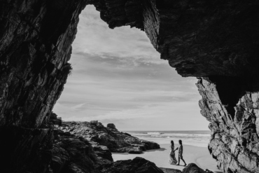 Ensaio de Casal na Praia em Preto e Branco