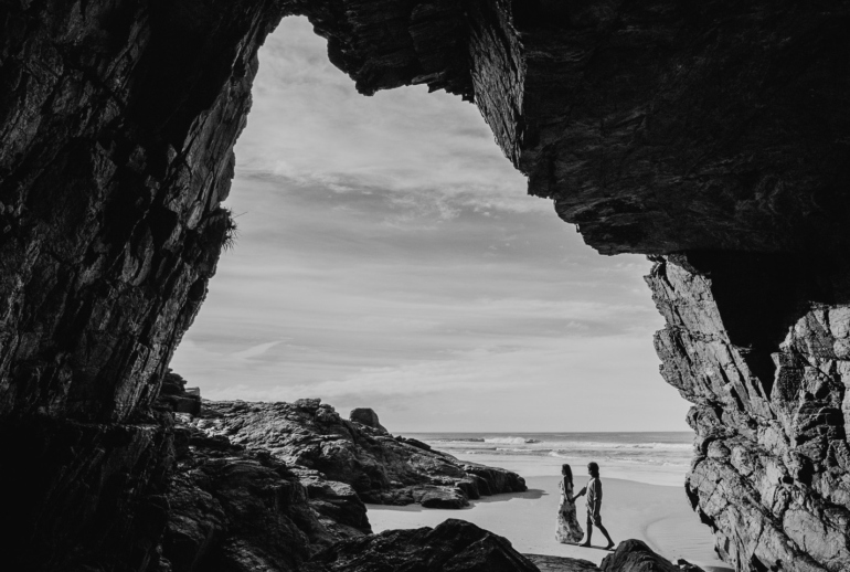 Ensaio de Casal na Praia em Preto e Branco