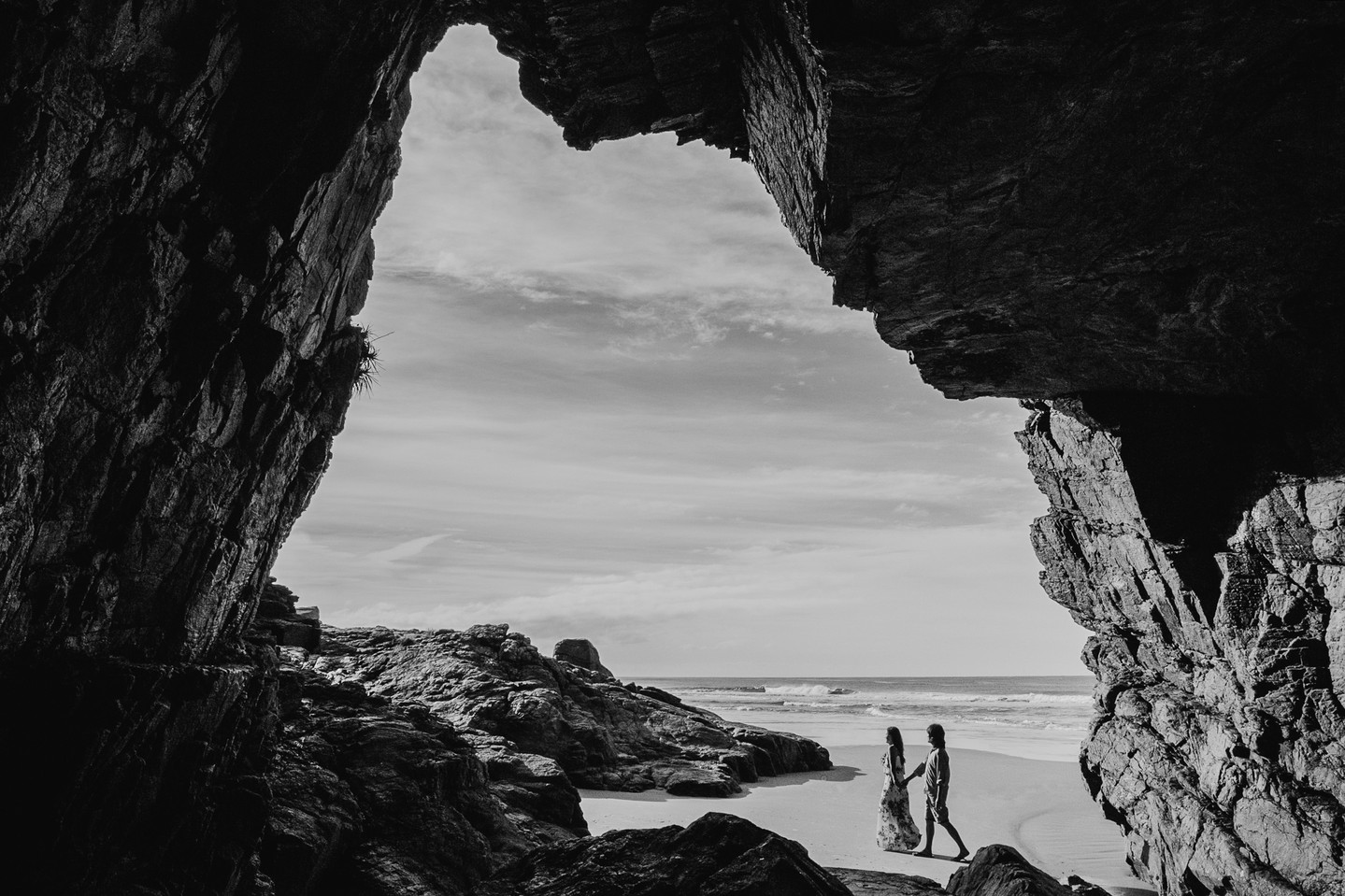 Ensaio de Casal na Praia em Preto e Branco