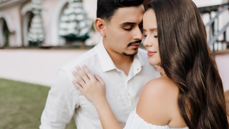 Ensaio de Casal em Ambiente Romântico