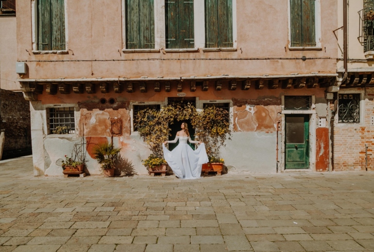 Noiva em Veneza: Beleza e Romance em Cada Detalhe