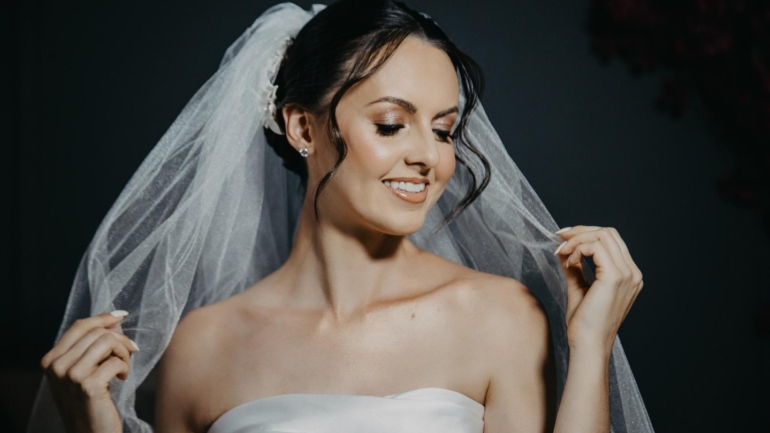 Sorriso Radiante da Noiva em Dia de Casamento