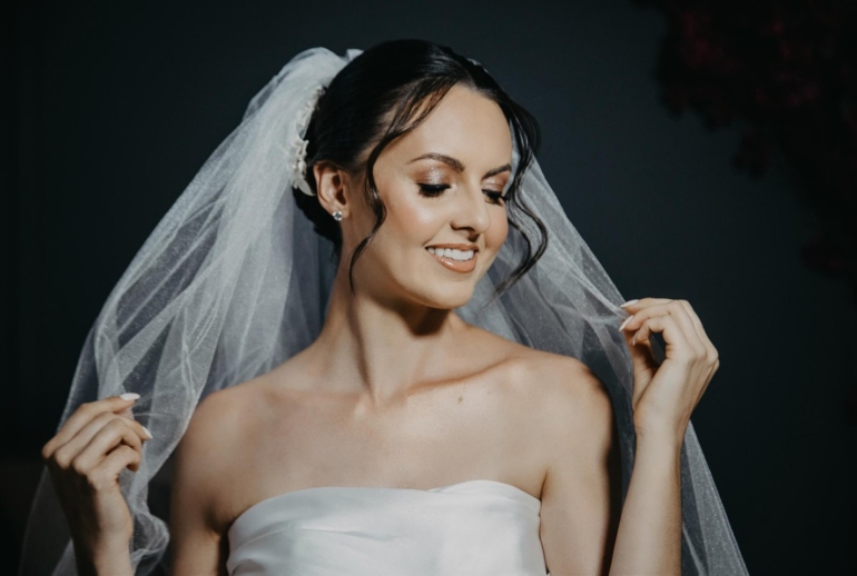 Sorriso Radiante da Noiva em Dia de Casamento